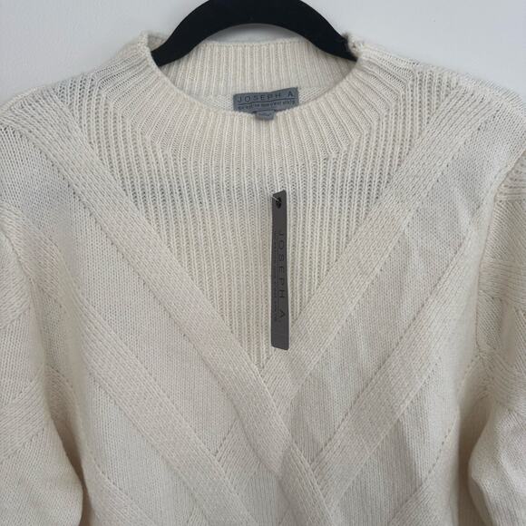 Joseph A Aran Style Sweater in Ecru - Picture 4 of 7